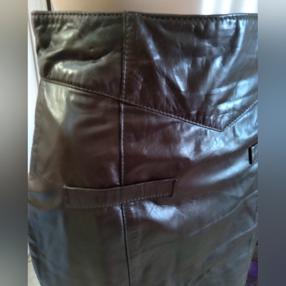 VINTAGE LEATHER SKIRT DK. BROWN (WAIST 13 IN.) BY TOFFS PERFECT CONDITION - Picture 6 of 7